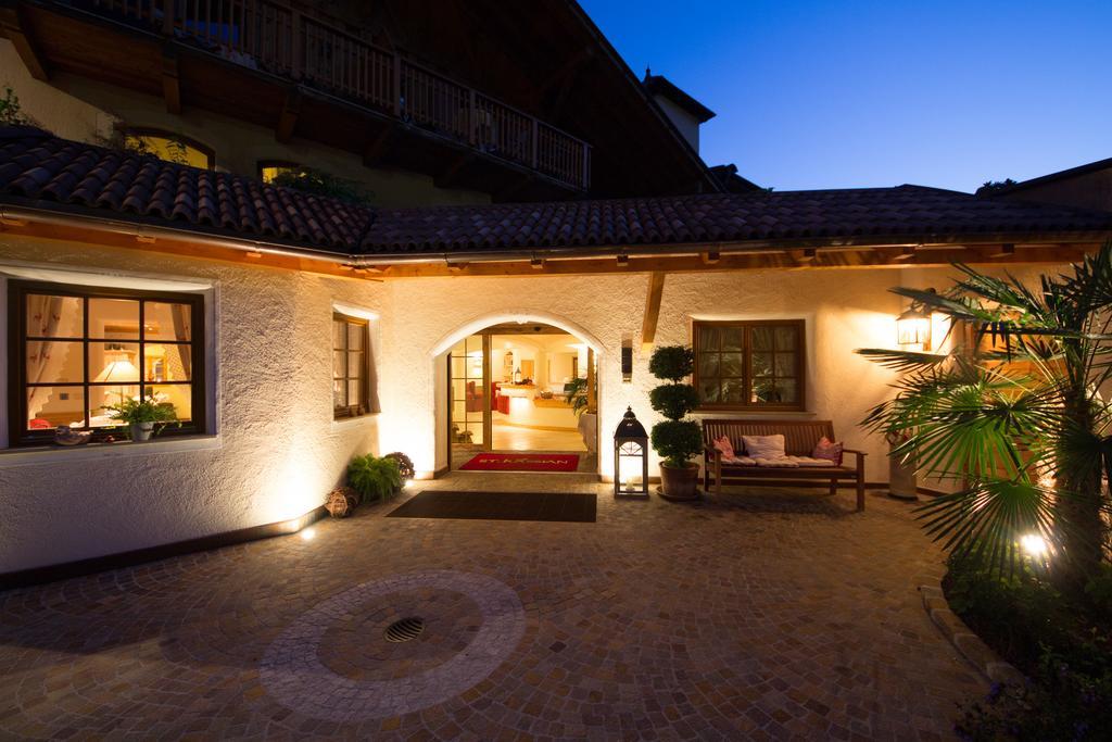 Hotel Kassian Algund Buitenkant foto